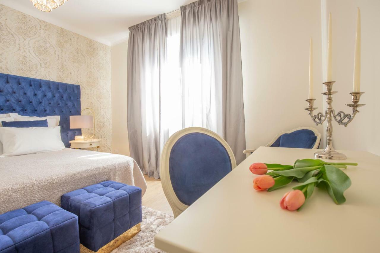 Crys: Apartments, Holiday, Business, Blu Verona Eksteriør billede