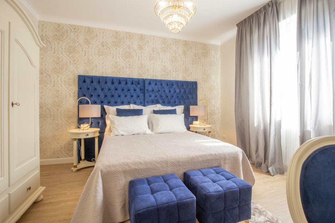 Crys: Apartments, Holiday, Business, Blu Verona Eksteriør billede